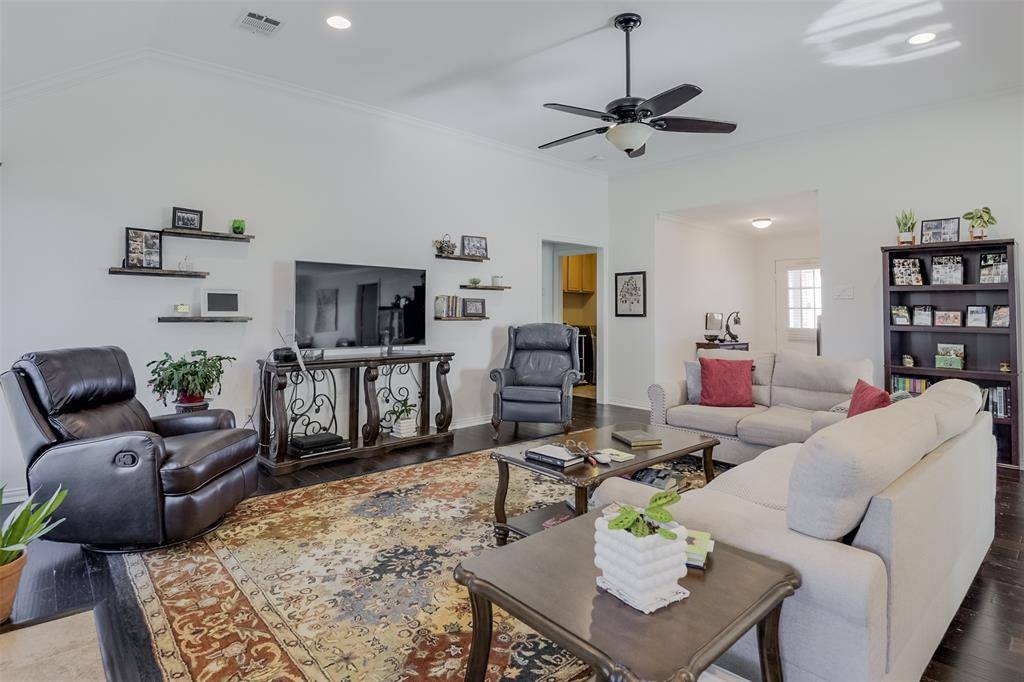 603 Columbia Avenue, Waxahachie, TX 75165