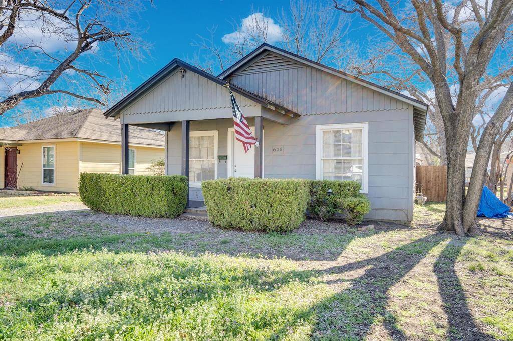 608 Highland Avenue, Waxahachie, TX 75165