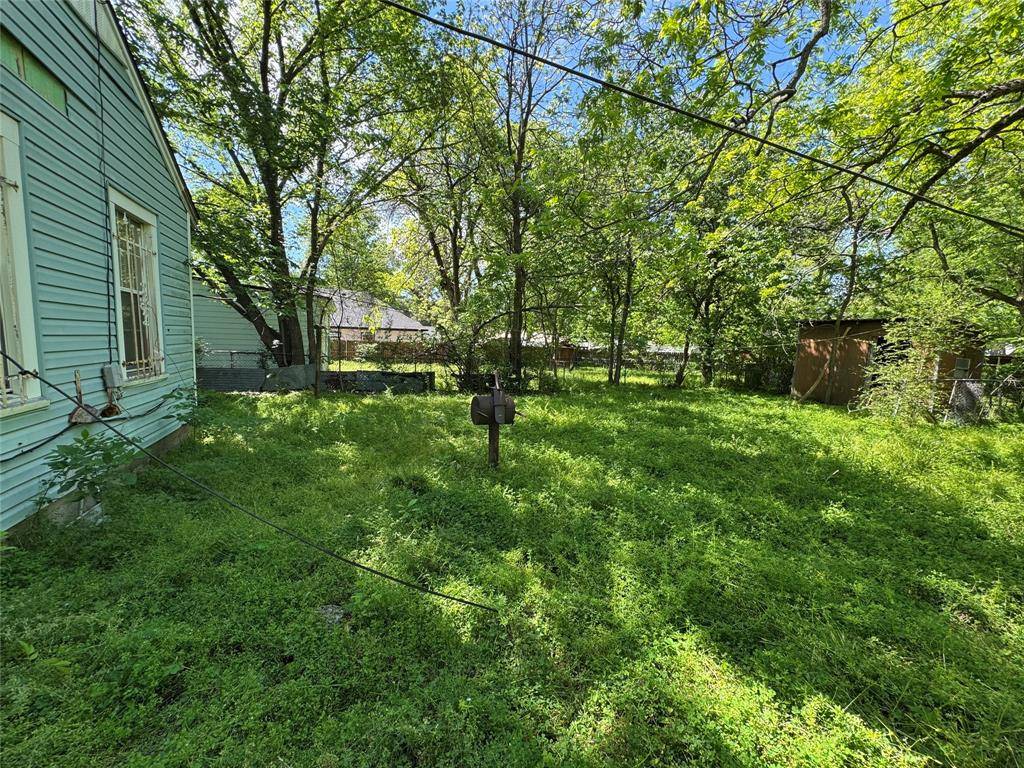 1105 Bell Drive, Greenville, TX 75401