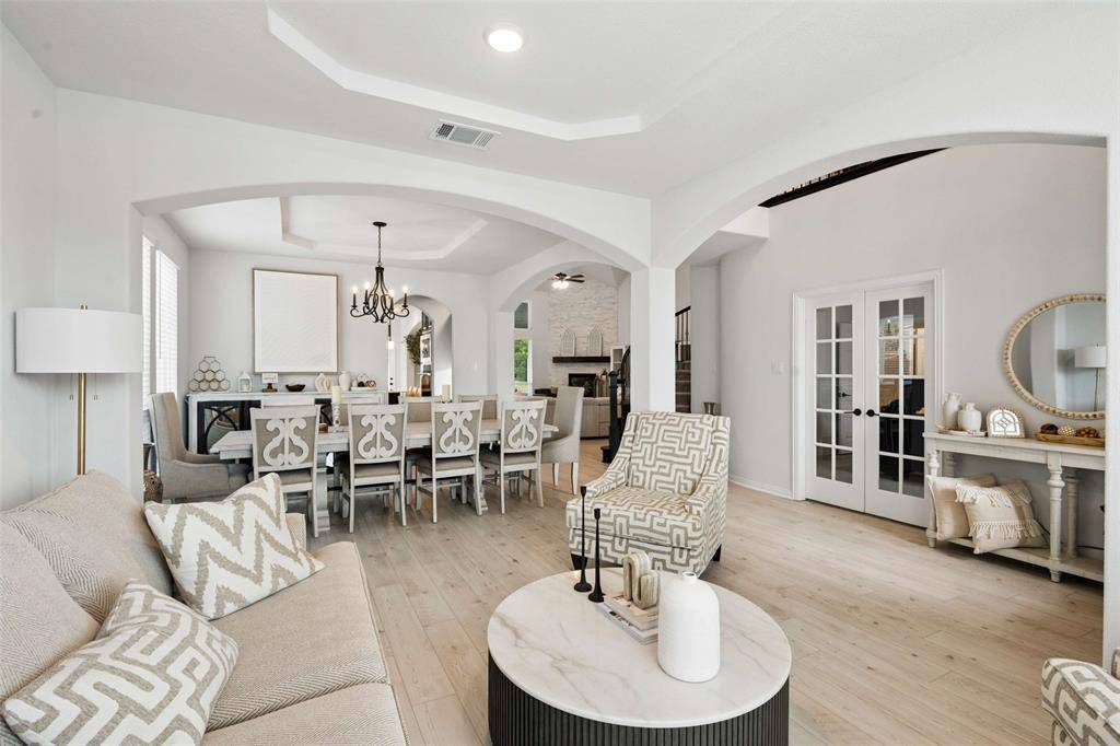 344 Willie Way, Burleson, TX 76028