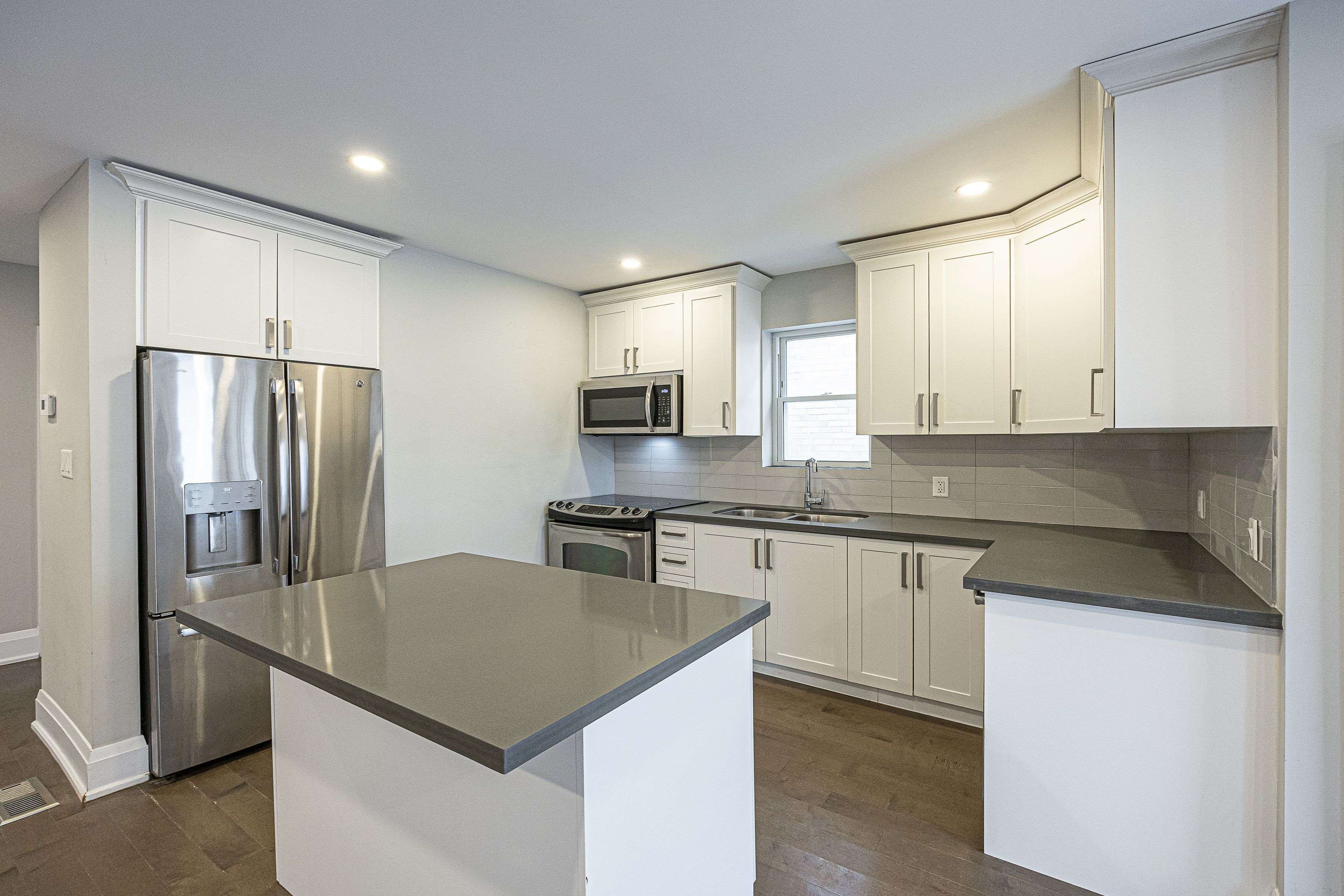 64 Bowie AVE, Toronto W04, ON M6E 2P3