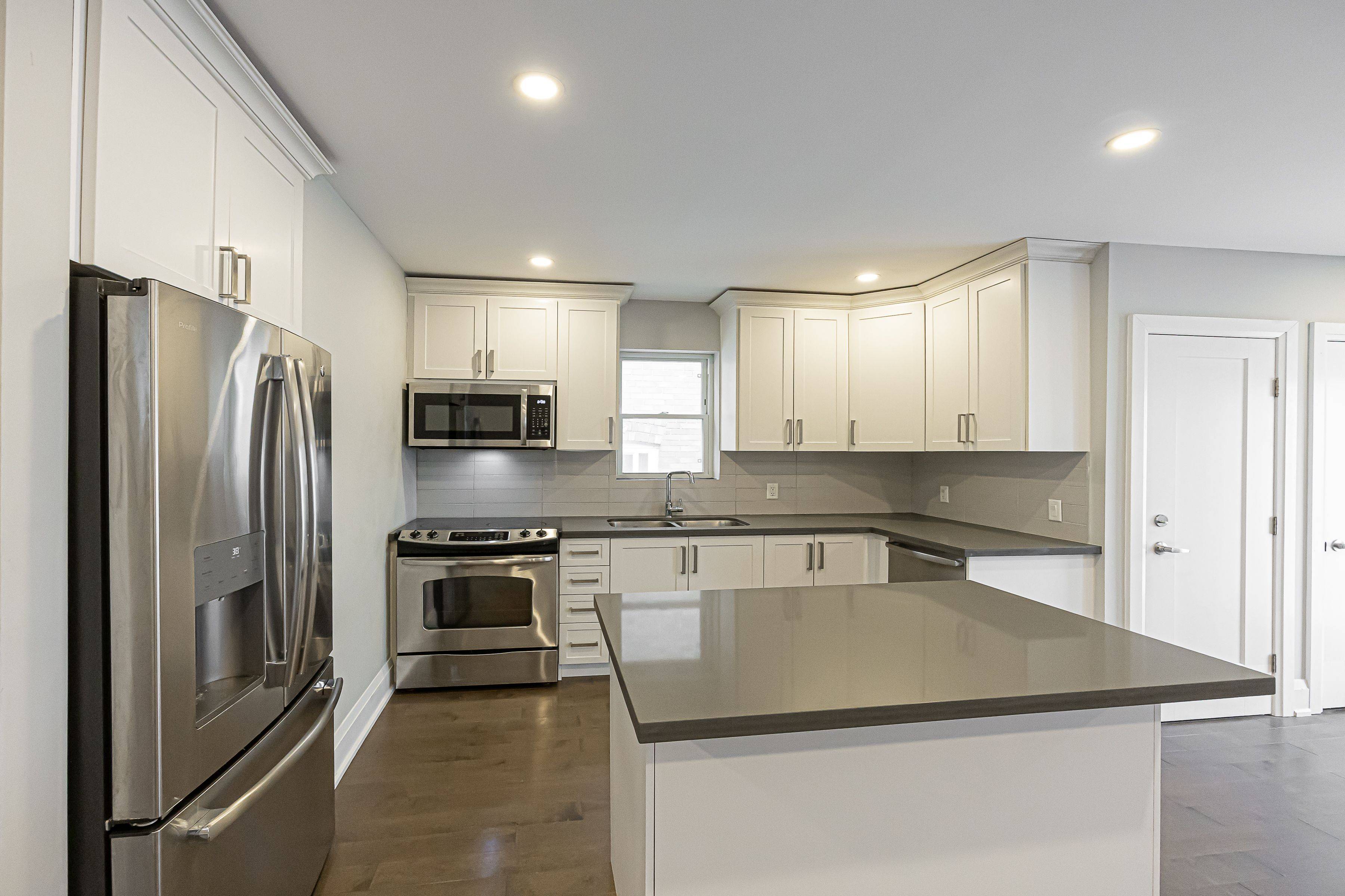 64 Bowie AVE, Toronto W04, ON M6E 2P3