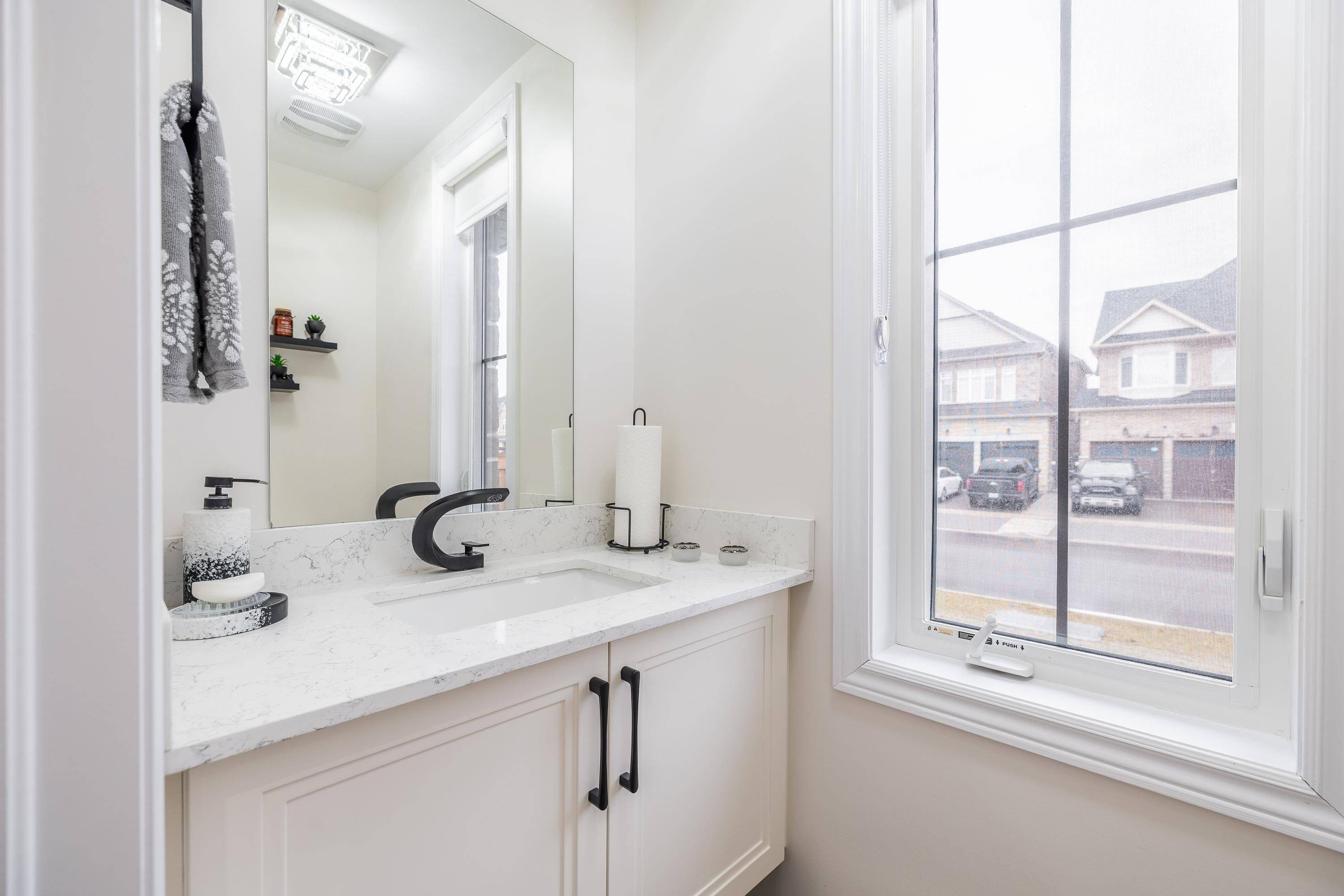 133 Benadir AVE, Caledon, ON L7C 4E7