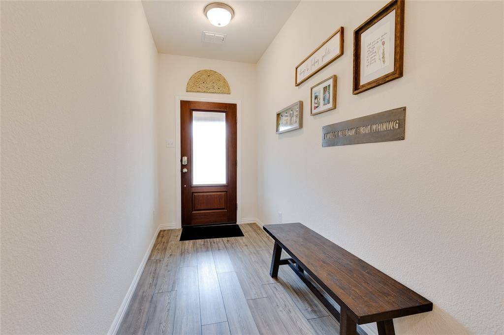 6108 Fall Creek Lane, Fort Worth, TX 76123