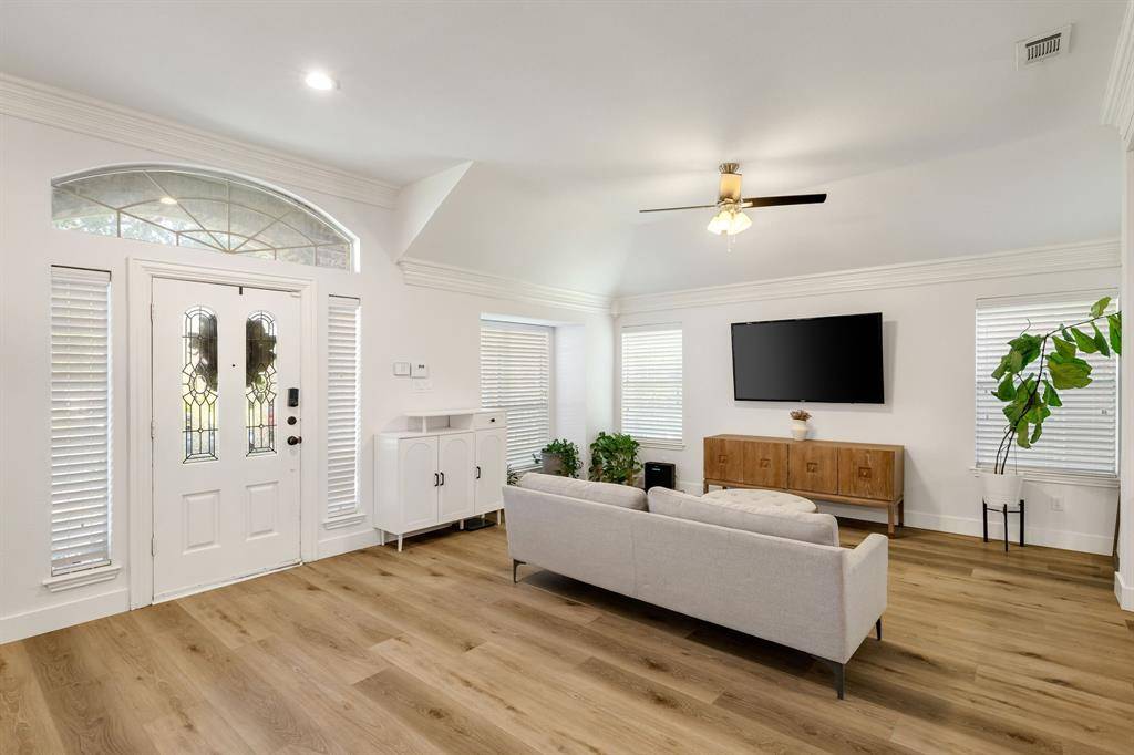 624 Mossycup Oak Drive, Plano, TX 75025