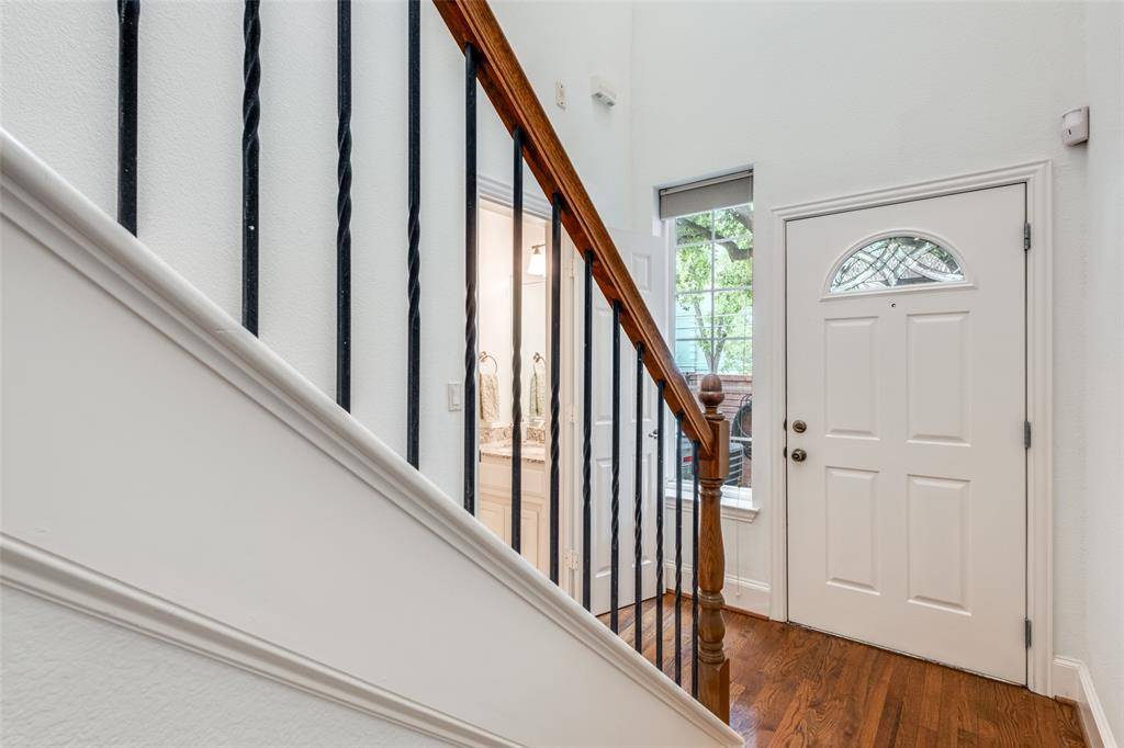 5709 Lewis Street, Dallas, TX 75206