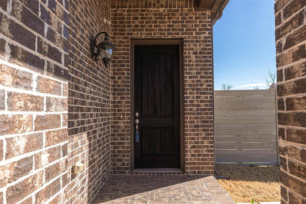 824 Parkside Drive, Argyle, TX 76226