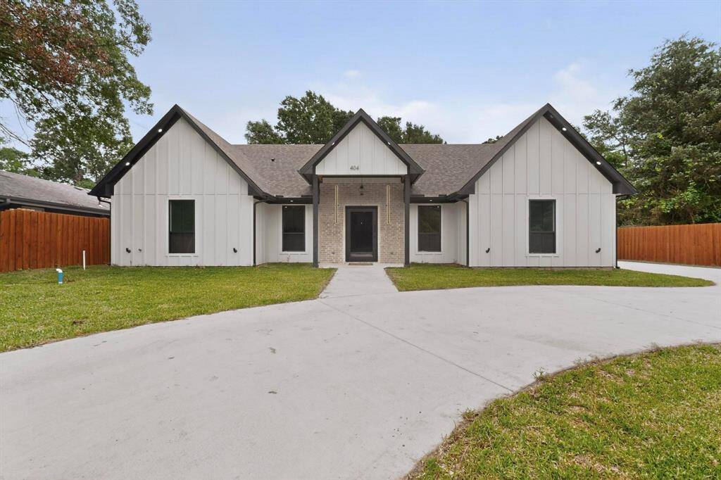 404 Luzon Street, Tool, TX 75143