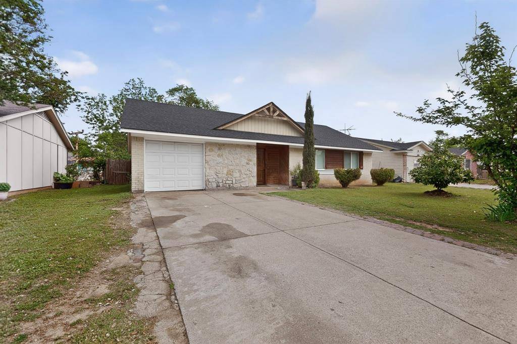 2421 Harbor Trail, Irving, TX 75060