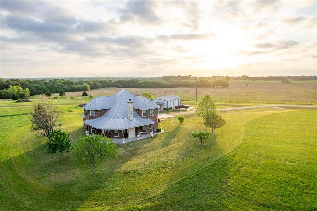 1906 Farm Road 1506, Paris, TX 75460