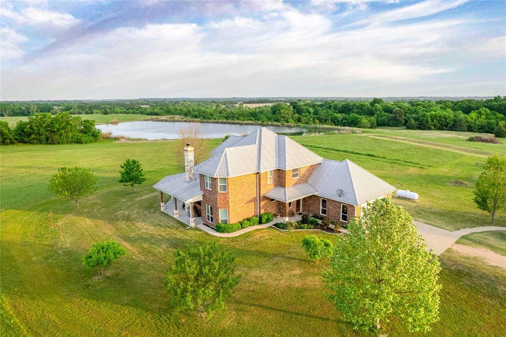 1906 Farm Road 1506, Paris, TX 75460