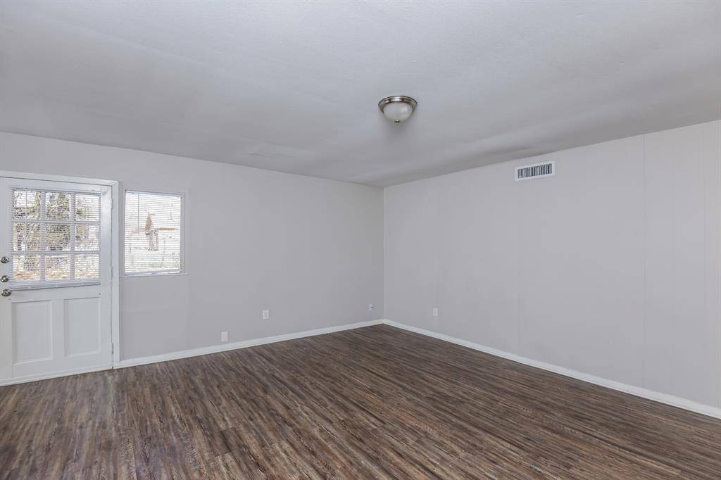 129 Sheffield Drive, Cedar Hill, TX 75104