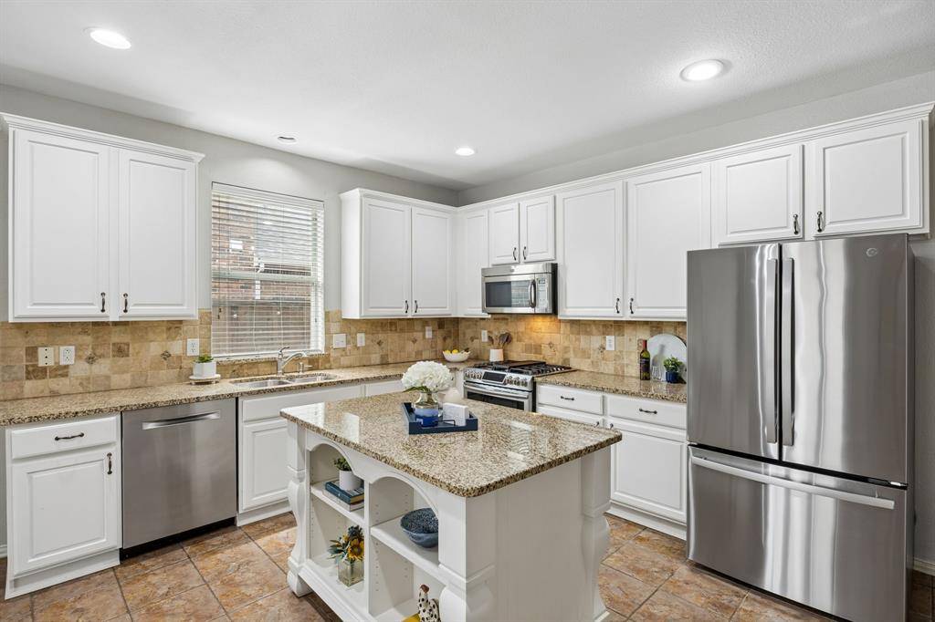 2335 Maserati Drive, Frisco, TX 75033