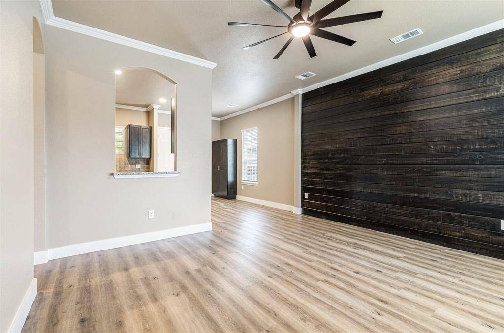 413 Henderson Street, Bonham, TX 75418