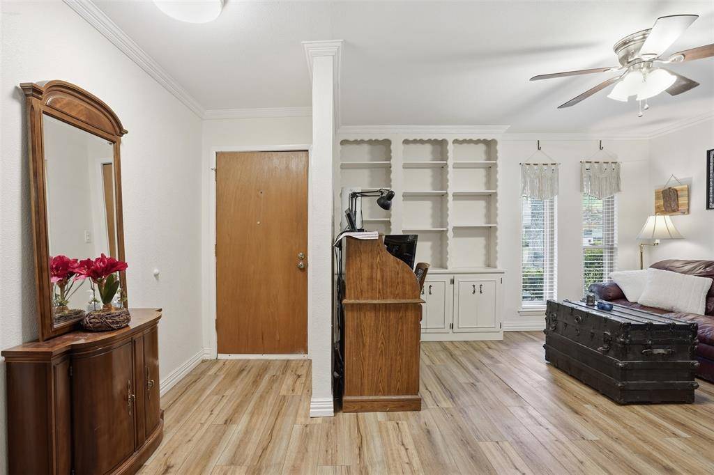 1233 Greenbriar Lane, Cleburne, TX 76033