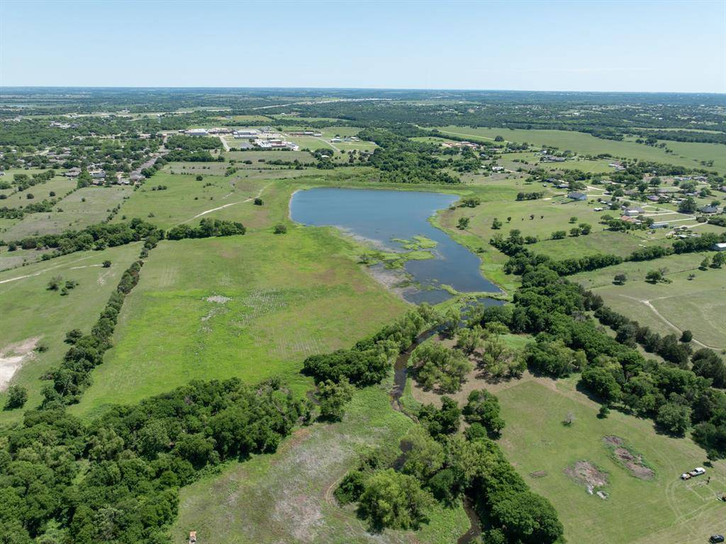 1355 N Houston Street, Lorena, TX 76655