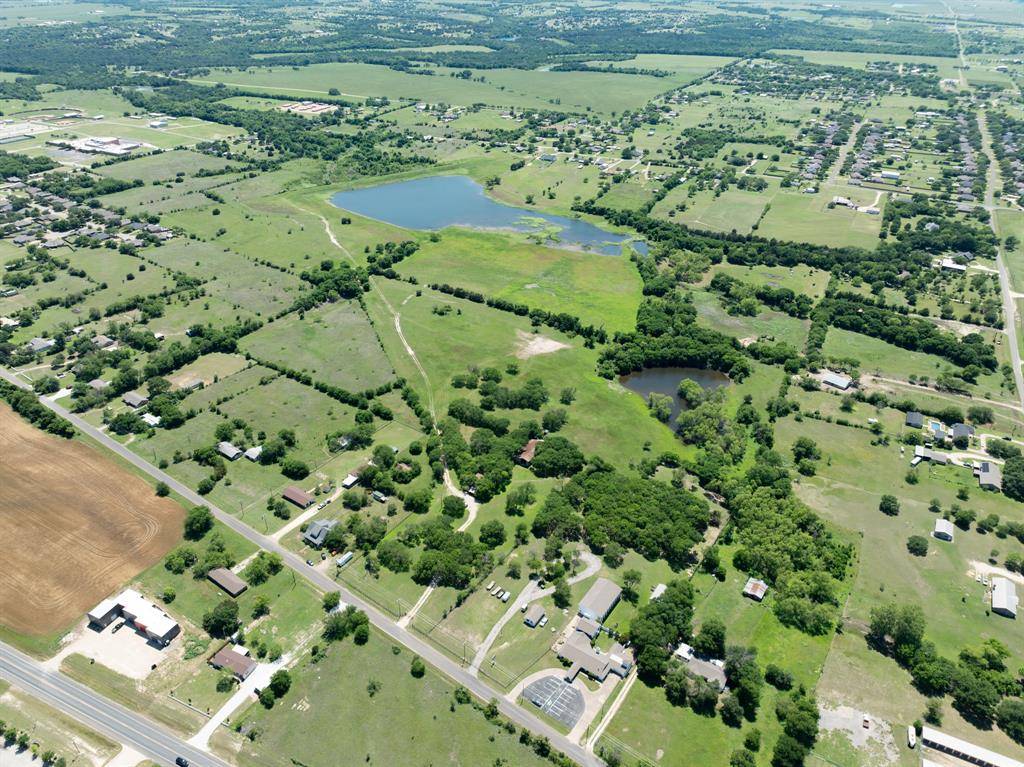 1355 N Houston Street, Lorena, TX 76655