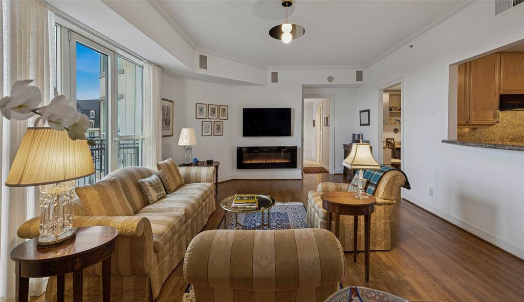 3401 Lee Parkway #2106, Dallas, TX 75219