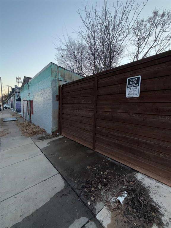 215 S Beckley Avenue, Dallas, TX 75203