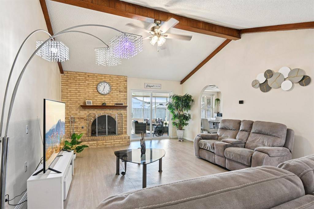 2106 Avalon Lane, Arlington, TX 76014