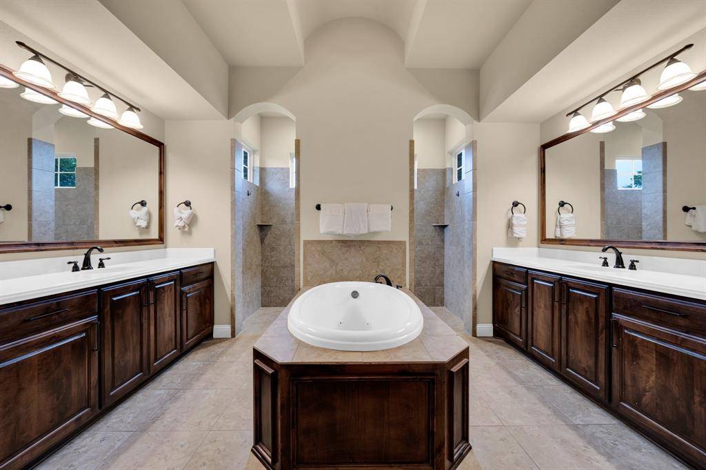 7218 Hill Country Court, Midlothian, TX 76065