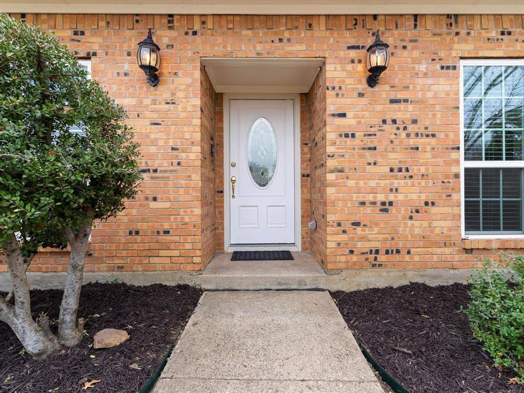 1915 Chesham Drive, Carrollton, TX 75007