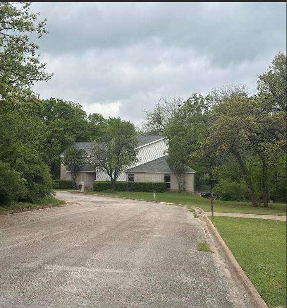 6 Creekwood Trail, Bowie, TX 76230