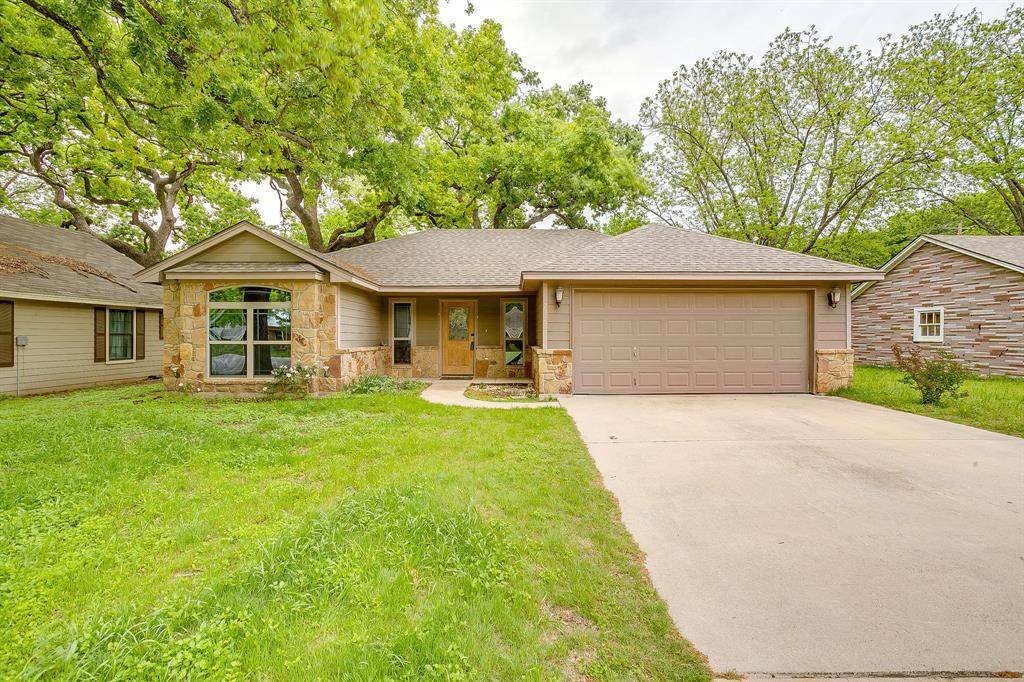 212 W 1st Street, Weatherford, TX 76086