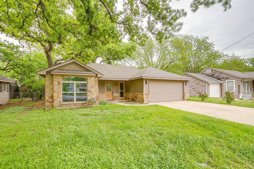 212 W 1st Street, Weatherford, TX 76086