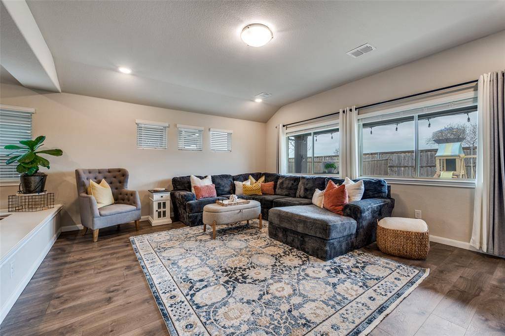 3304 Adobe Vista, Aubrey, TX 76227