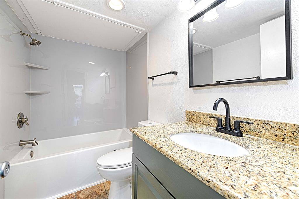 5808 Sandhurst Lane #B, Dallas, TX 75206