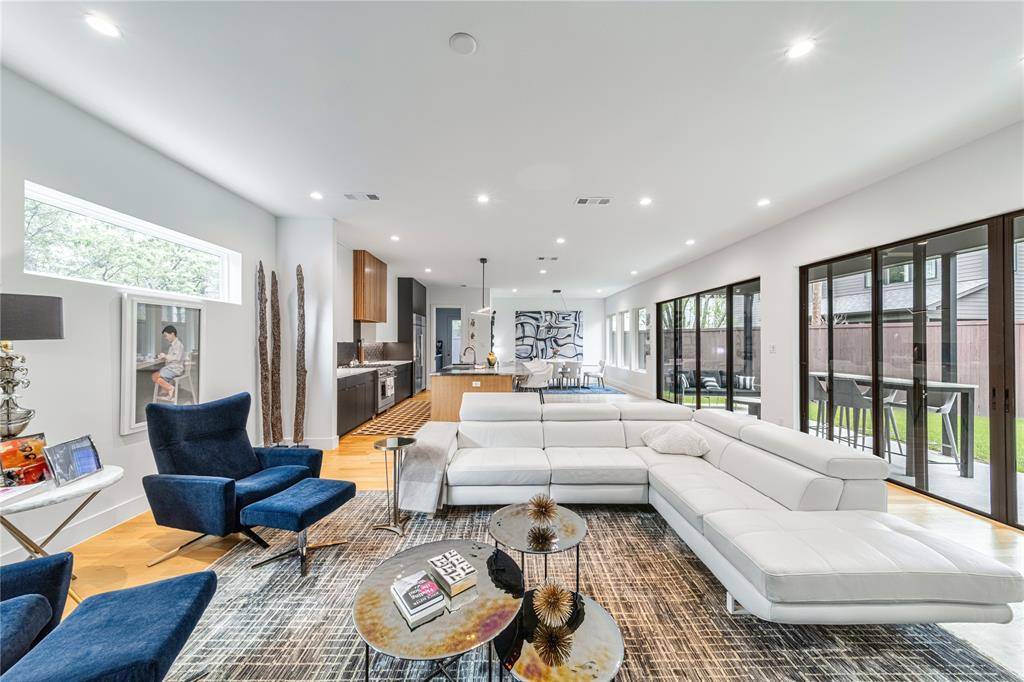 9753 Mixon Drive, Dallas, TX 75220