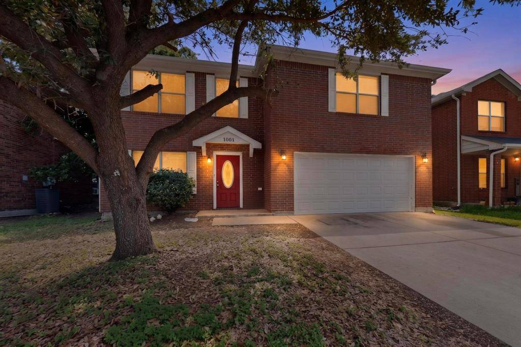 1001 Vicksburg Drive, Ennis, TX 75119