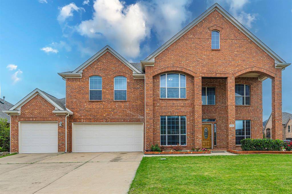 5226 Wyndrook Street, Fort Worth, TX 76244