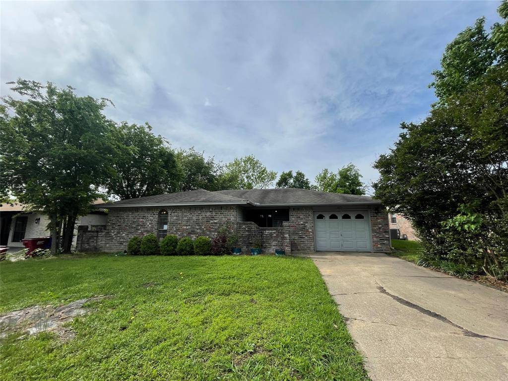 821 Loganwood Drive, Royse City, TX 75189