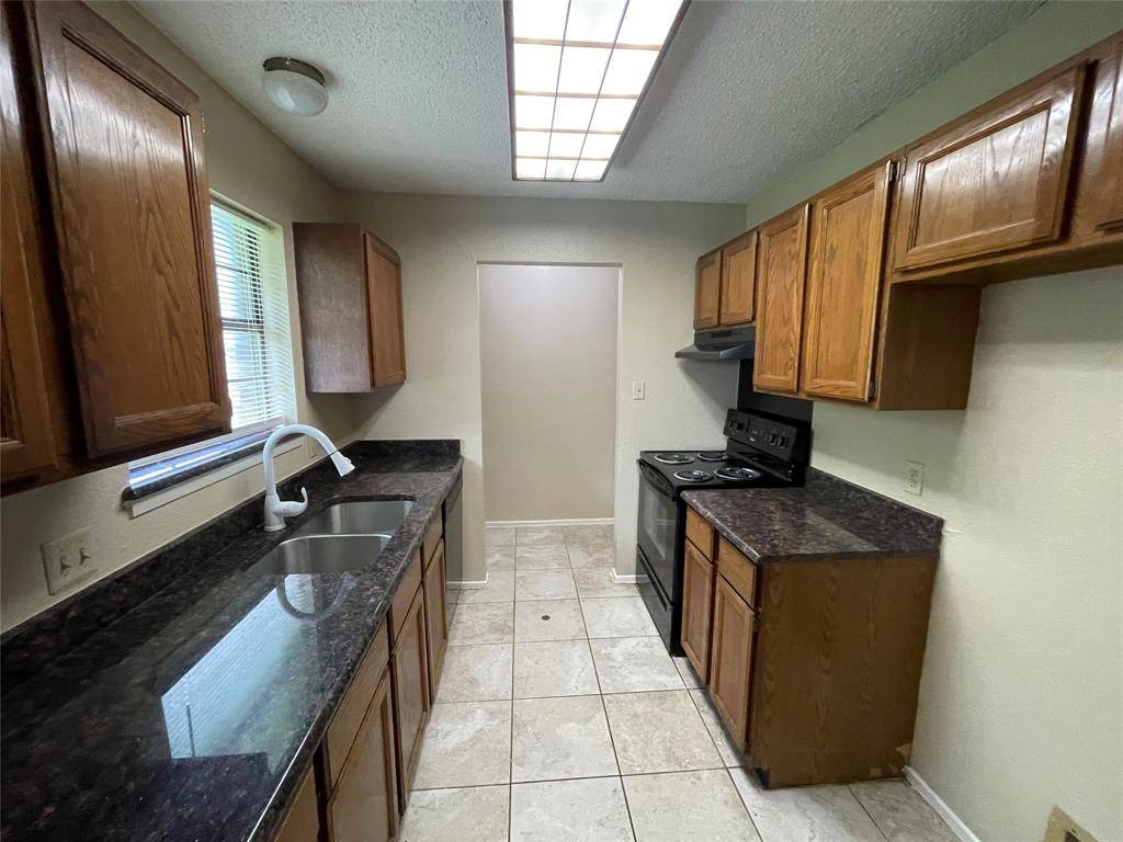 821 Loganwood Drive, Royse City, TX 75189