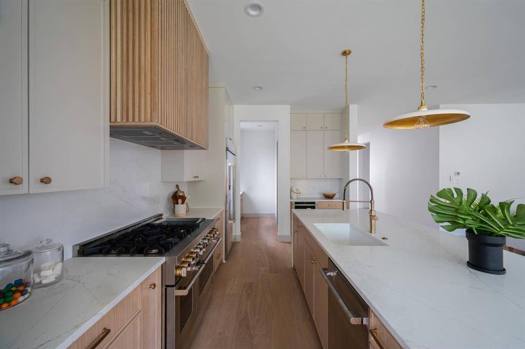 4235 Somerville Avenue, Dallas, TX 75206