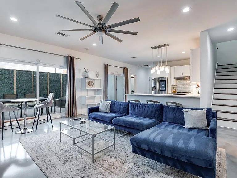 130 S Cisco, Dallas, TX 75246