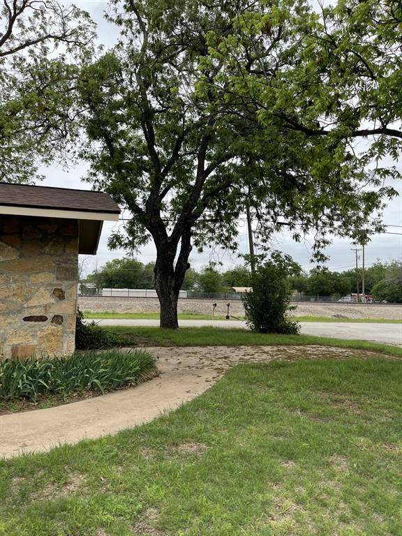 100 Snow Street, Bangs, TX 76823