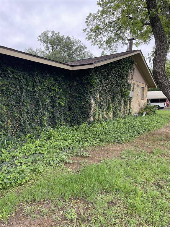 100 Snow Street, Bangs, TX 76823