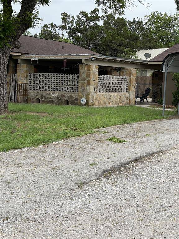 100 Snow Street, Bangs, TX 76823