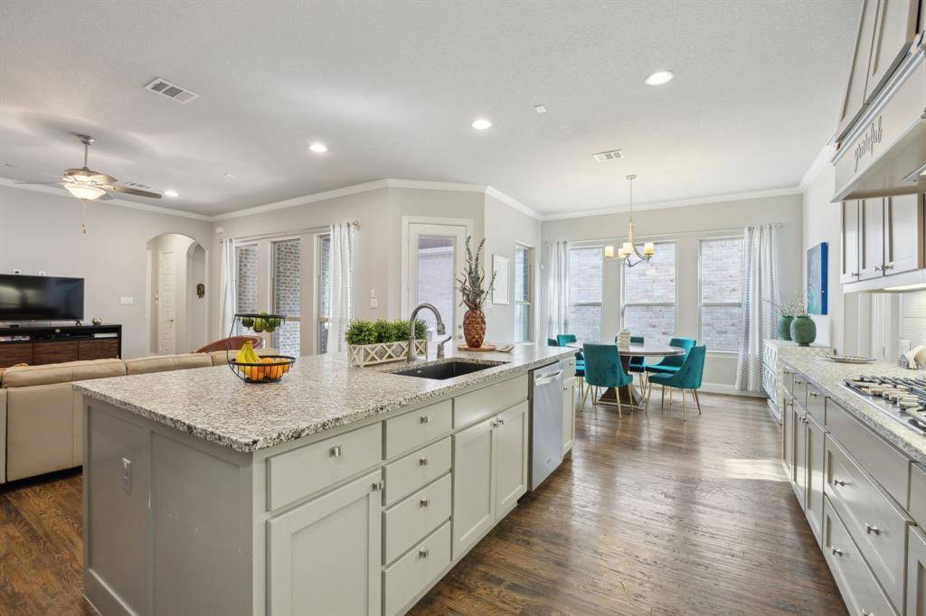 6936 Fairfield Lane, North Richland Hills, TX 76182