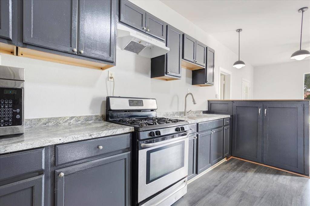 407 E Bonham Street, Tom Bean, TX 75491