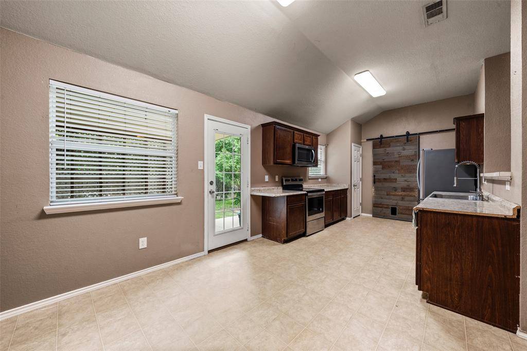 10512 Granada Drive, Waco, TX 76708