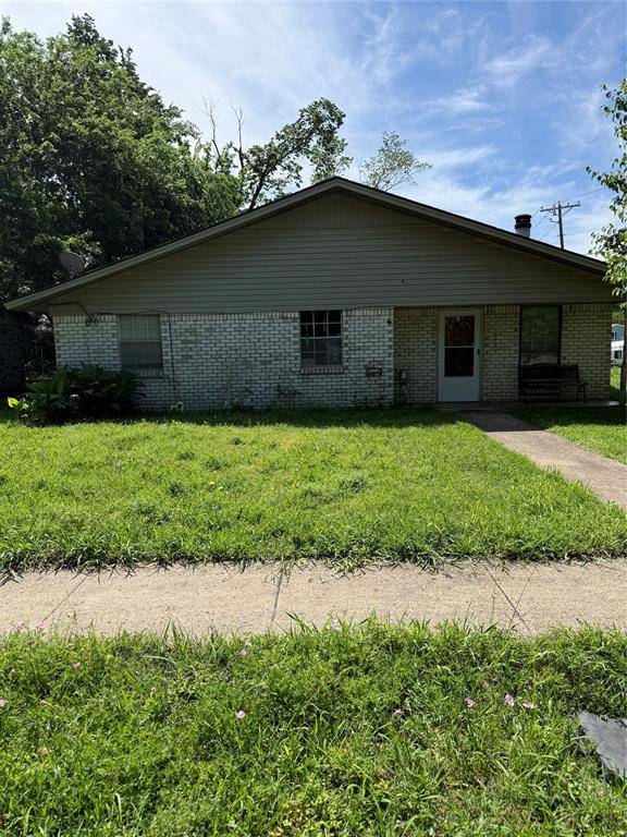 700 Live Oak Street, Wilmer, TX 75172