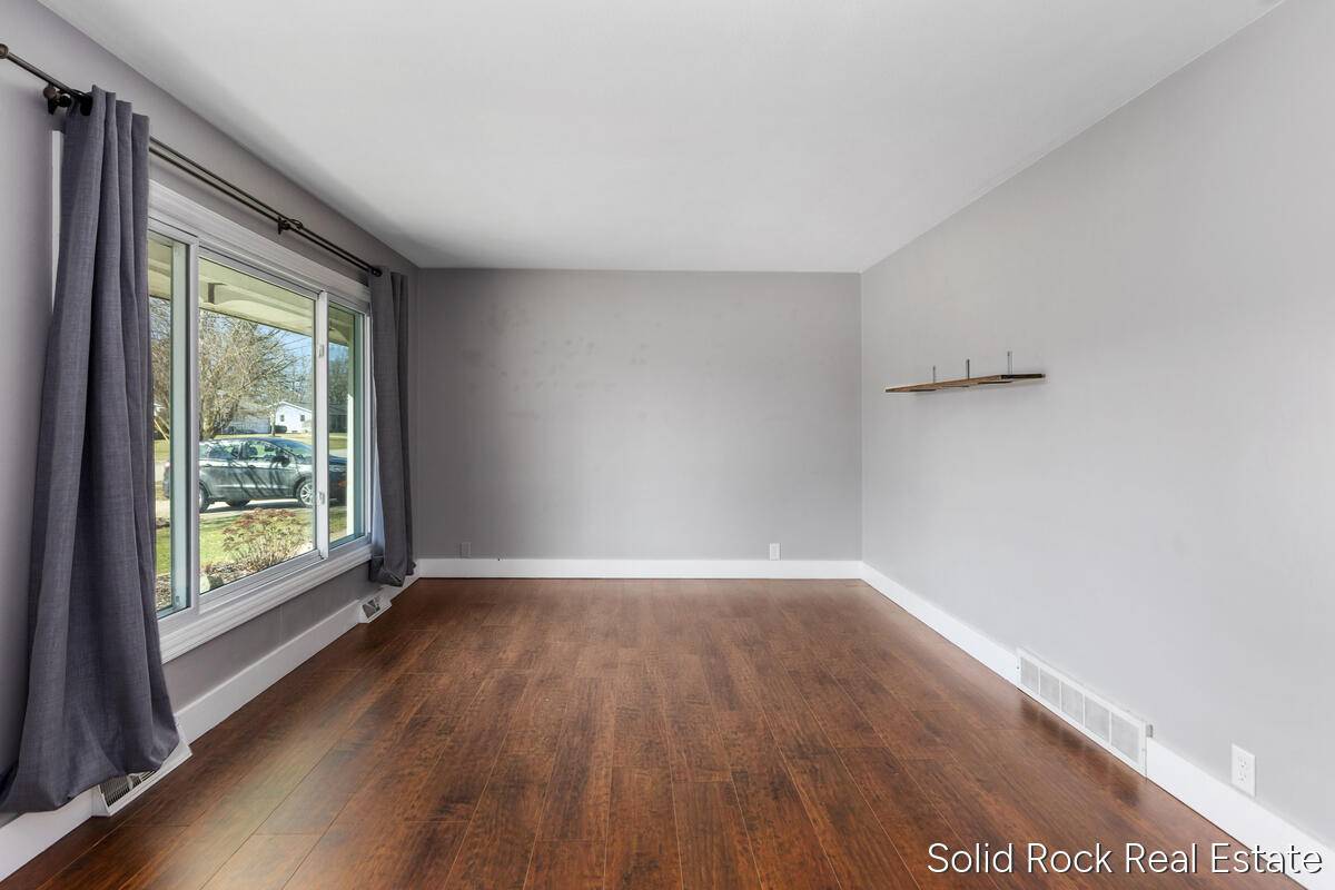 5817 Country View DR, Allendale Twp, MI 49401