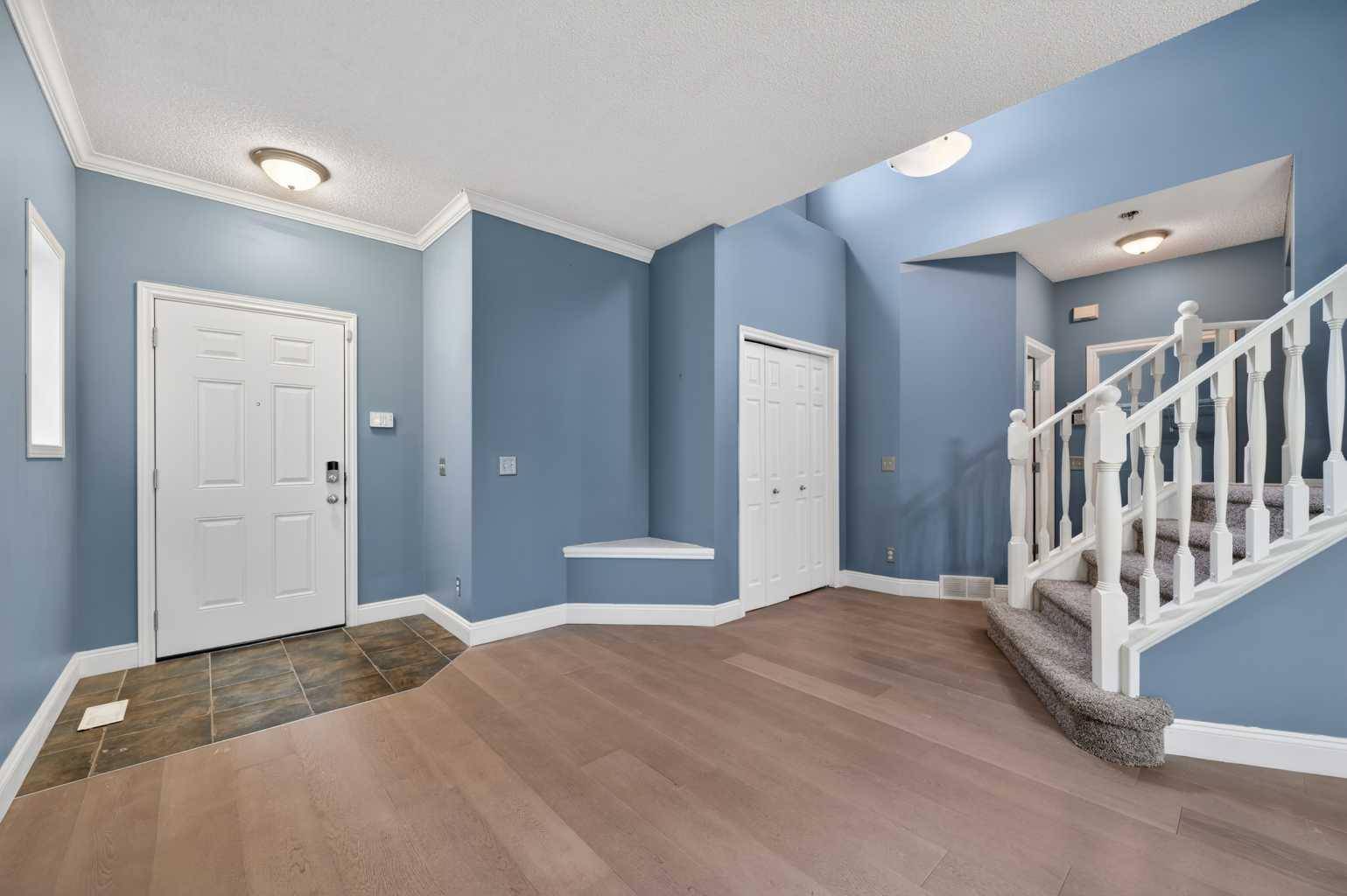 99 Evansbrooke MNR NW, Calgary, AB T2P 1C9