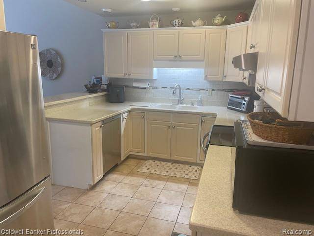 13096 Village CT, Vienna Charter Township, MI 48420