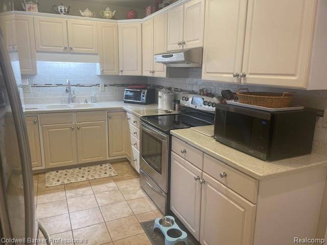 13096 Village CT, Vienna Charter Township, MI 48420