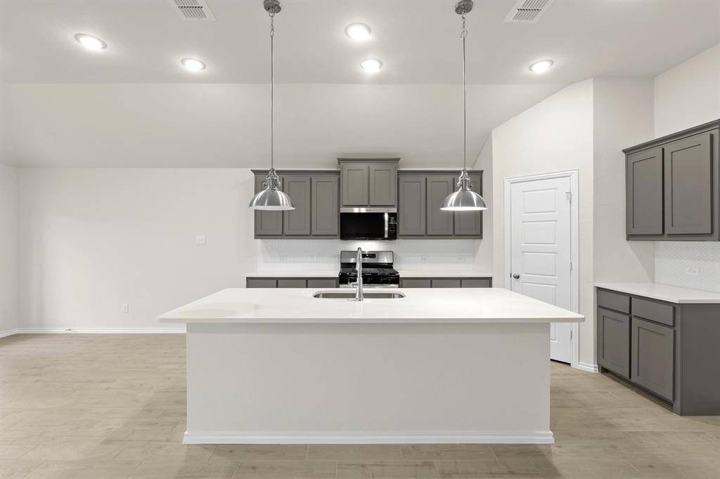 1903 Seminole Drive, Cleburne, TX 76033